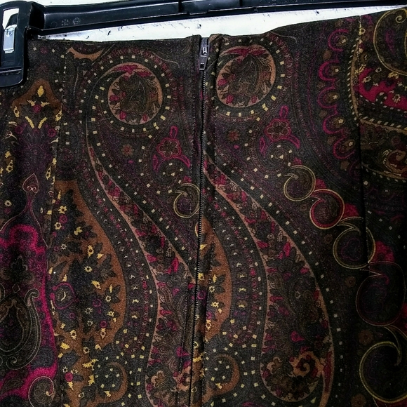 Jaclyn Smith Size 16 Dark Moody Paisley Long Skirt - Picture 5 of 8